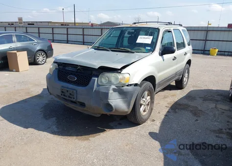 2005 Ford Escape Xls z USA, uszkodzony, nr VIN 1FMYU02ZX5KA48146